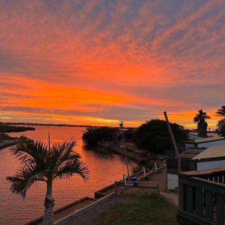 Pelican Point Waterfront Resort Formerly Carnarvon Beach Retreat Экстерьер фото