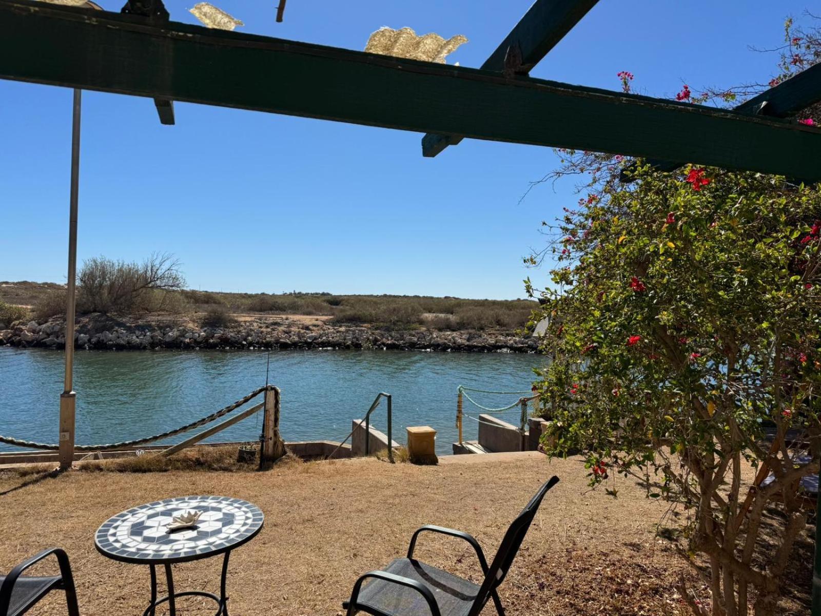Pelican Point Waterfront Resort Formerly Carnarvon Beach Retreat Экстерьер фото