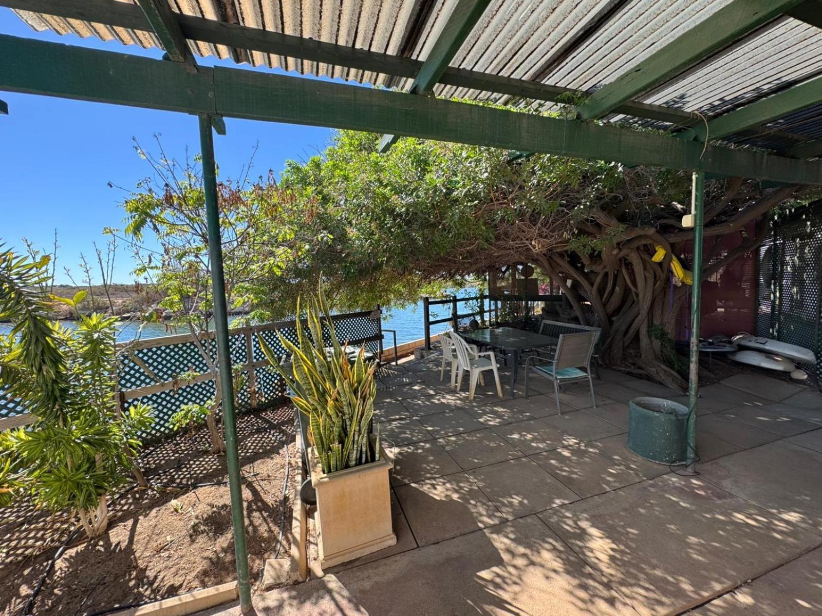 Pelican Point Waterfront Resort Formerly Carnarvon Beach Retreat Экстерьер фото