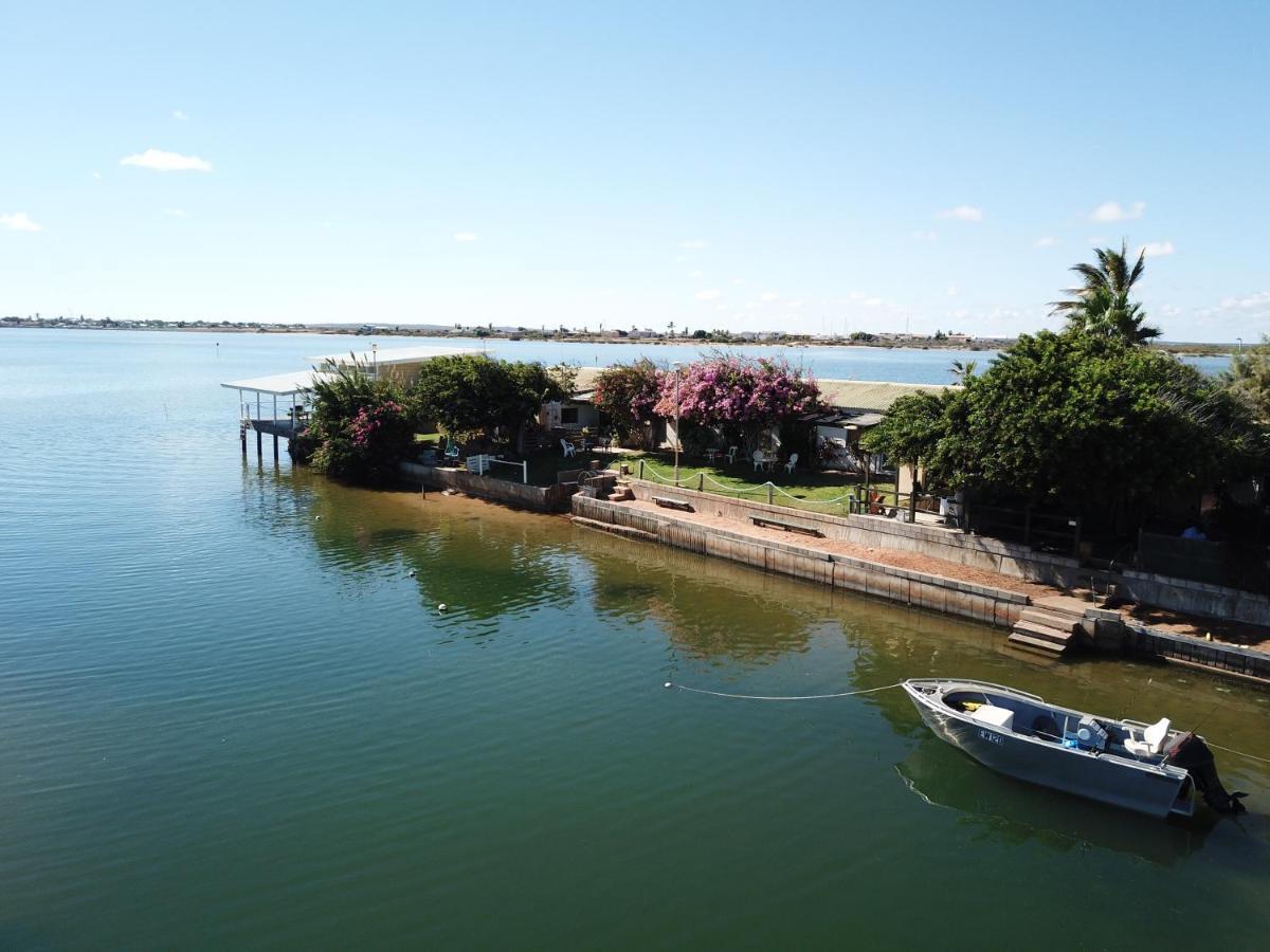 Pelican Point Waterfront Resort Formerly Carnarvon Beach Retreat Экстерьер фото
