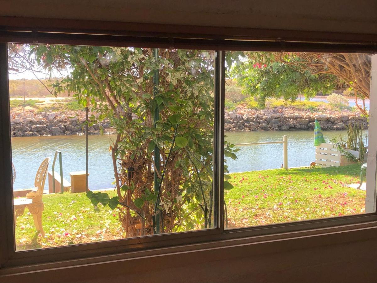 Pelican Point Waterfront Resort Formerly Carnarvon Beach Retreat Экстерьер фото